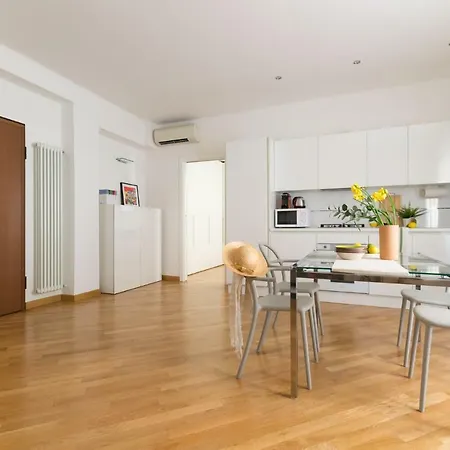 Housmart Nazario Sauro 15 *